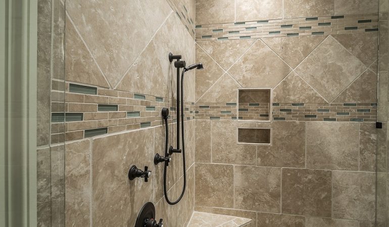 Comment estimer le budget de rénovation d’une salle de bain ?