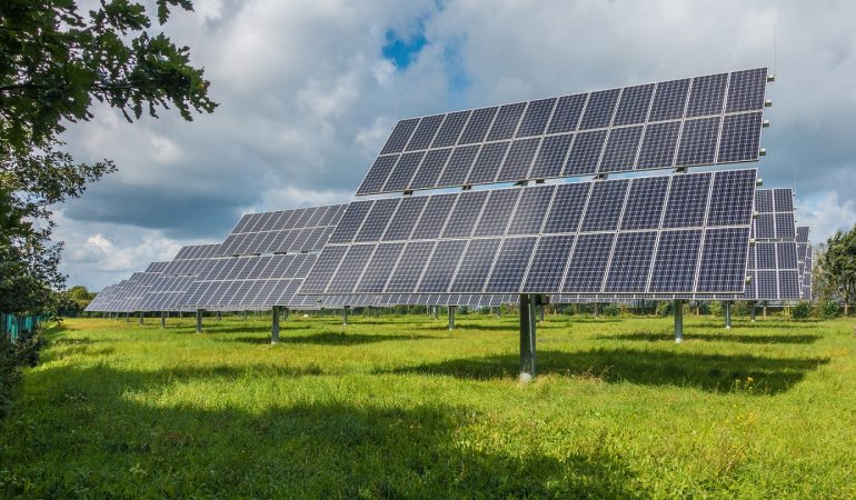 Comment procéder pour profiter de l’énergie provenant de vos panneaux solaires ?