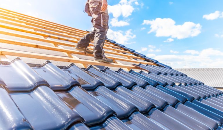 Pourquoi choisir un couvreur pour vos travaux de rénovation de toiture ?