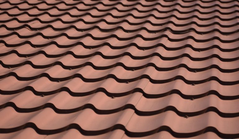 Quand refaire son toit en région toulousaine ? Les signes à surveiller