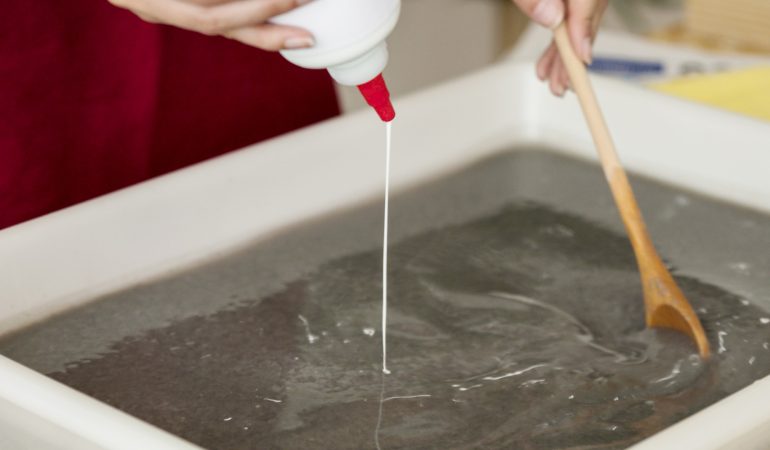 Découvrez le fonctionnement d'une colle époxy professionnelle